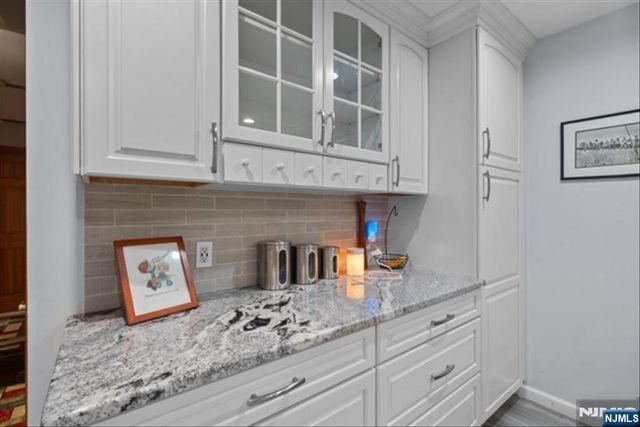 17 Foxhill Lane, Ringwood, NJ 07456