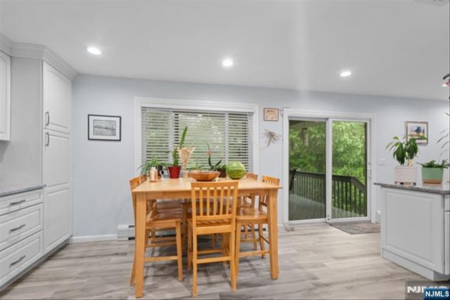 17 Foxhill Lane, Ringwood, NJ 07456
