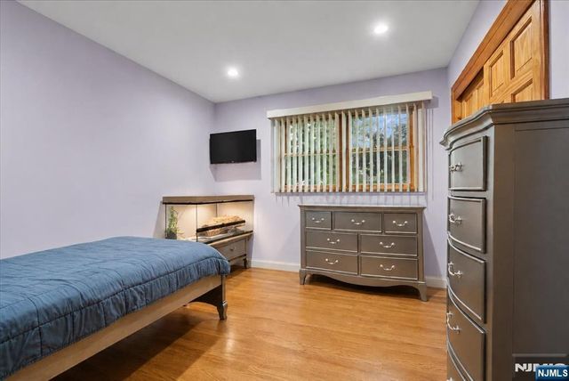 17 Foxhill Lane, Ringwood, NJ 07456