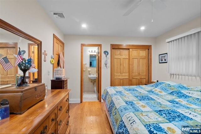 17 Foxhill Lane, Ringwood, NJ 07456