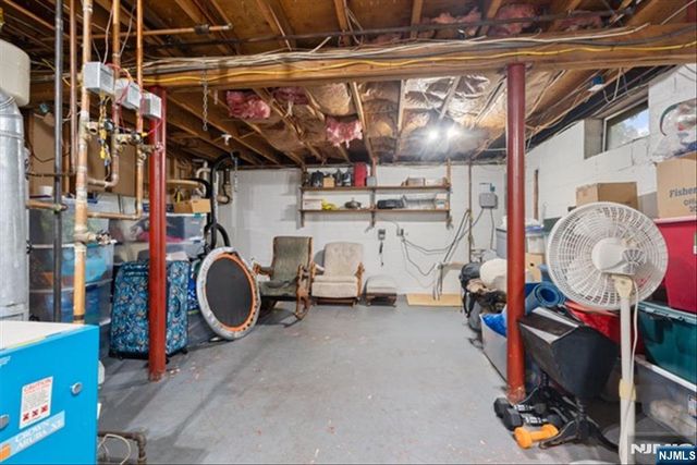 17 Foxhill Lane, Ringwood, NJ 07456