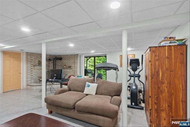 17 Foxhill Lane, Ringwood, NJ 07456