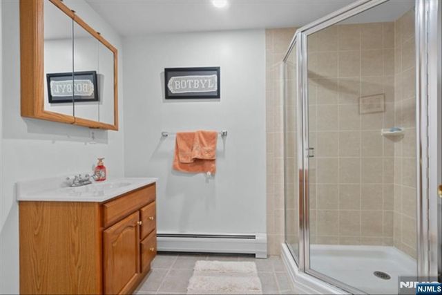 17 Foxhill Lane, Ringwood, NJ 07456