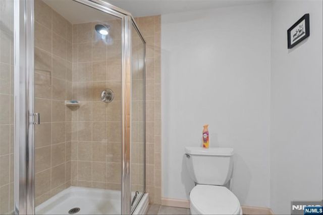 17 Foxhill Lane, Ringwood, NJ 07456