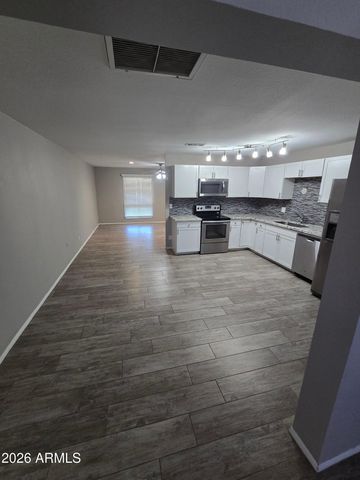 12462 N 33RD Street, Phoenix, AZ 85032
