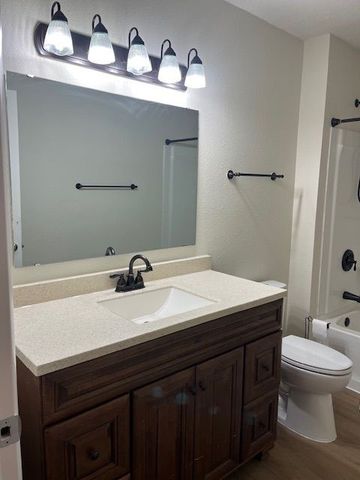 8784 Par Lane, Rogers, AR 72756