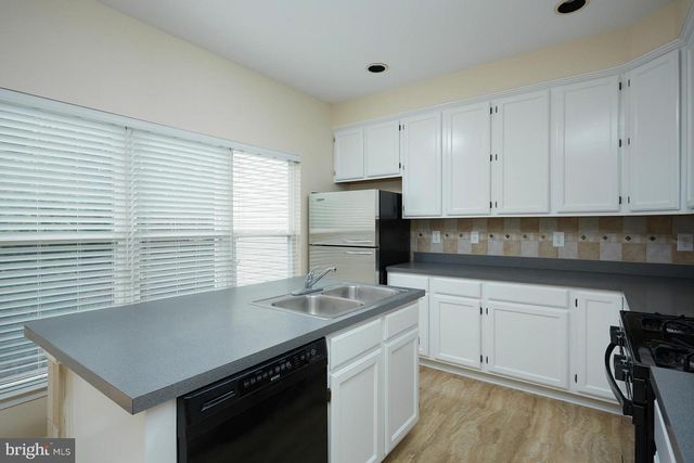 21240 MILLWOOD SQ, Sterling, VA 20165