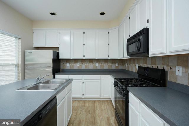 21240 MILLWOOD SQ, Sterling, VA 20165