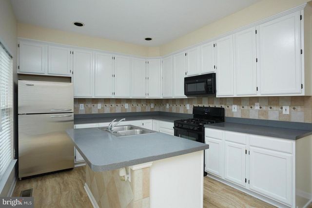 21240 MILLWOOD SQ, Sterling, VA 20165