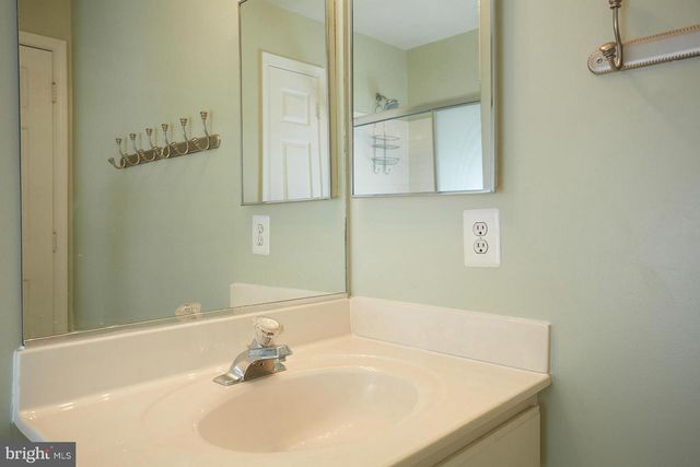 21240 MILLWOOD SQ, Sterling, VA 20165