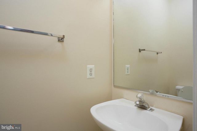 21240 MILLWOOD SQ, Sterling, VA 20165