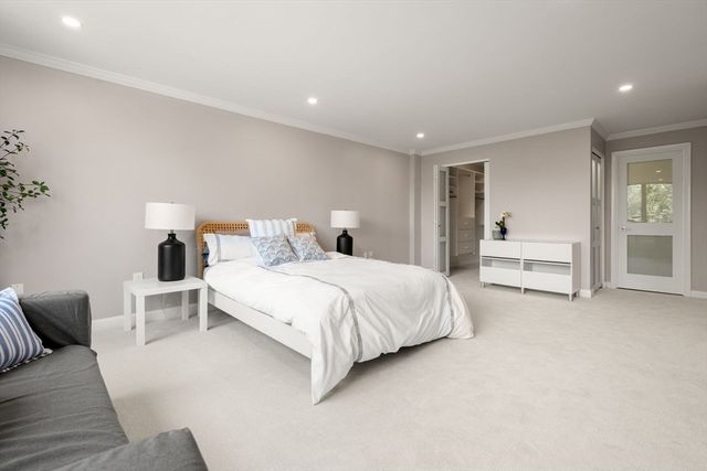 210 Nahanton St 219, Newton, MA 02459
