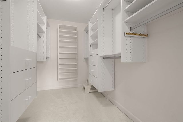 210 Nahanton St 219, Newton, MA 02459