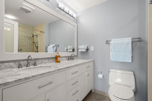 210 Nahanton St 219, Newton, MA 02459