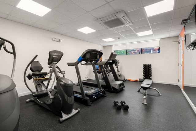 210 Nahanton St 219, Newton, MA 02459