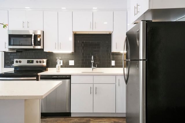 10 Essex St 304, Cambridge, MA 02139