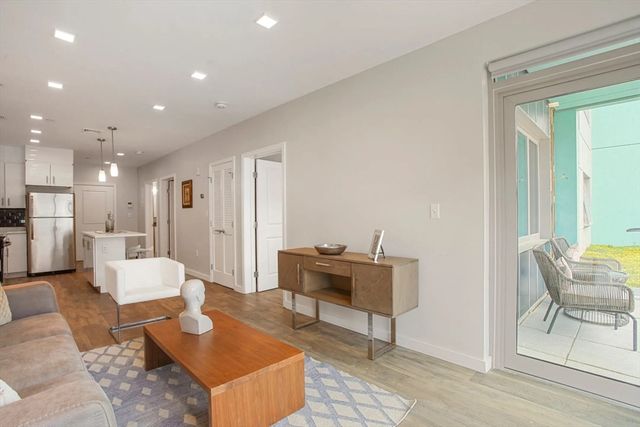 10 Essex St 304, Cambridge, MA 02139