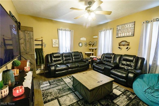 3438 Columbus Road NE, Canton, OH 44705