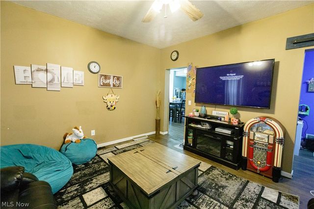 3438 Columbus Road NE, Canton, OH 44705