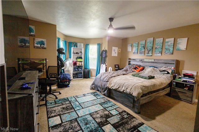 3438 Columbus Road NE, Canton, OH 44705