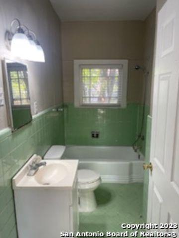 1011 Avant Ave Apt 2, San Antonio, TX 78210