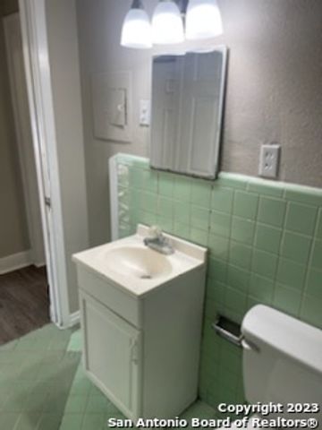1011 Avant Ave Apt 2, San Antonio, TX 78210