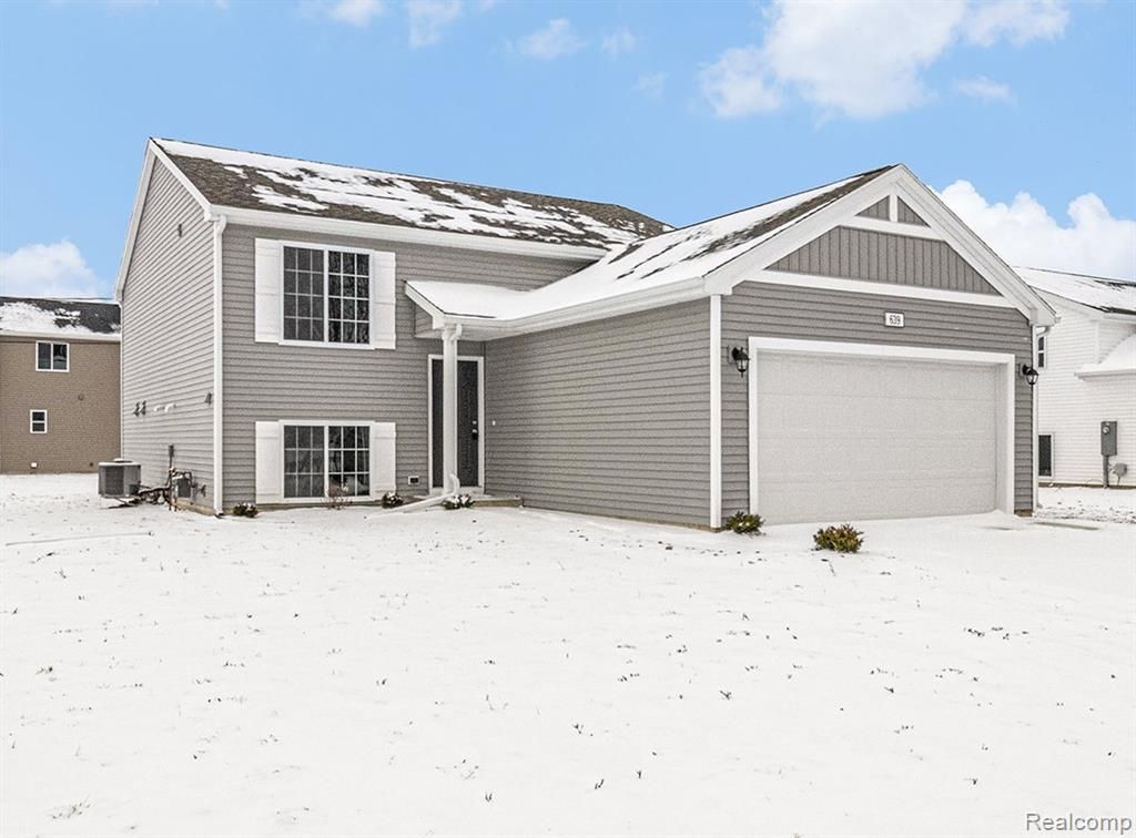 5528 Lahring Road, Linden, MI 48451