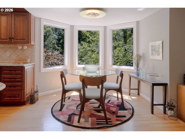 1876 PALISADES LAKE Ct, Lake Oswego, OR 97034