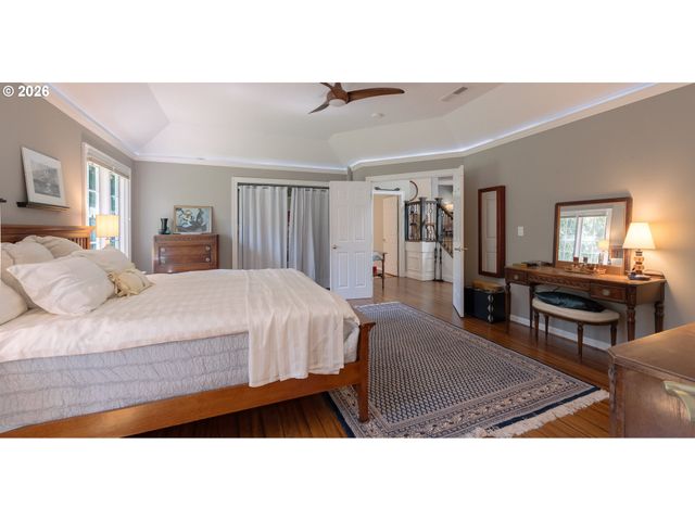 1876 PALISADES LAKE Ct, Lake Oswego, OR 97034