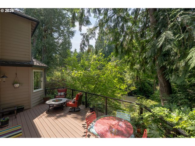 1876 PALISADES LAKE Ct, Lake Oswego, OR 97034