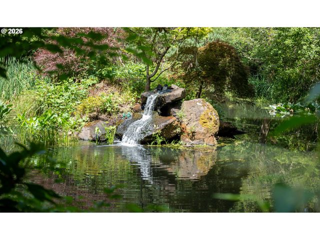 1876 PALISADES LAKE Ct, Lake Oswego, OR 97034