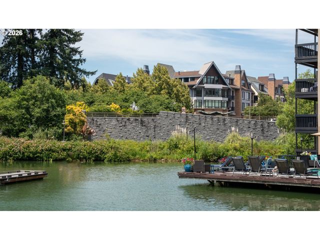 1876 PALISADES LAKE Ct, Lake Oswego, OR 97034