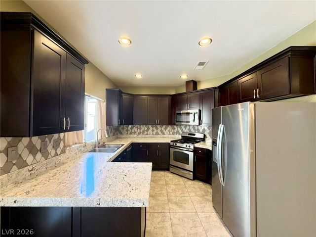 7980 Angel Tree Court, Las Vegas, NV 89147
