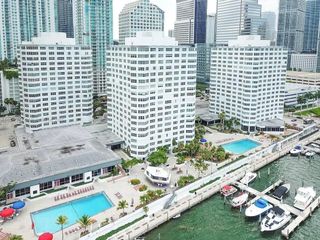 825 Brickell Bay Dr 847, Miami, FL 33131