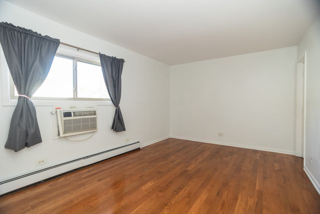 551 CARLYSLE Drive 2, Clarendon Hills, IL 60514