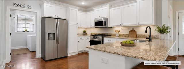 205 Oak Hill Lane, Youngsville, LA 70592