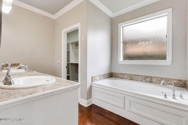 205 Oak Hill Lane, Youngsville, LA 70592