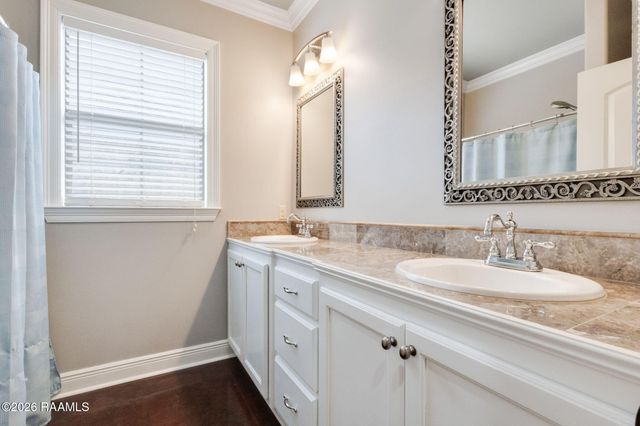 205 Oak Hill Lane, Youngsville, LA 70592