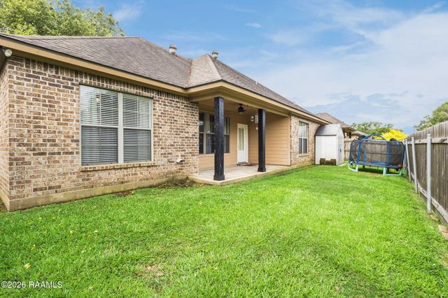 205 Oak Hill Lane, Youngsville, LA 70592