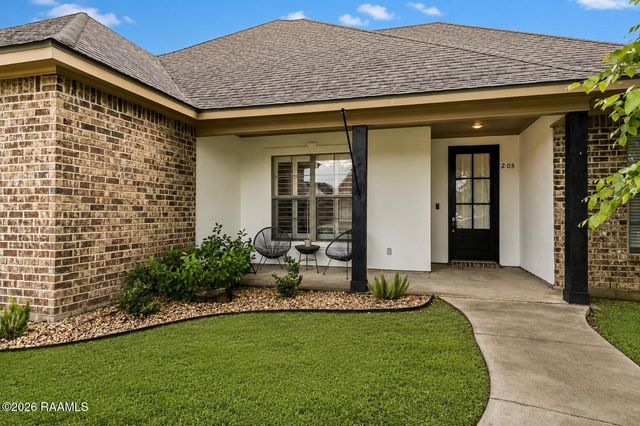 205 Oak Hill Lane, Youngsville, LA 70592