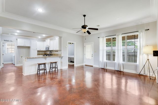 205 Oak Hill Lane, Youngsville, LA 70592