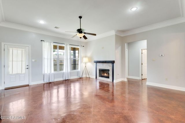 205 Oak Hill Lane, Youngsville, LA 70592