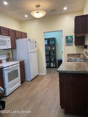9901 Club Springs Way, 102, Louisville, KY 40291