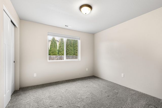 3288 Grant Road, Central Point, OR 97502