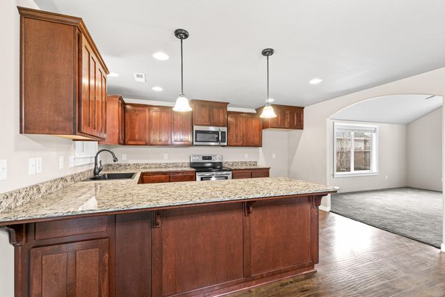 3288 Grant Road, Central Point, OR 97502