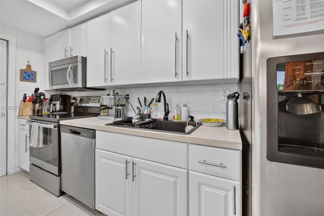 9755 NW 52nd Street 509, Doral, FL 33178