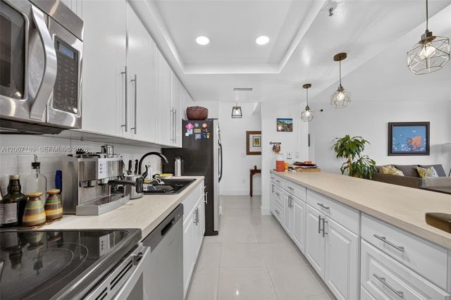9755 NW 52nd Street 509, Doral, FL 33178