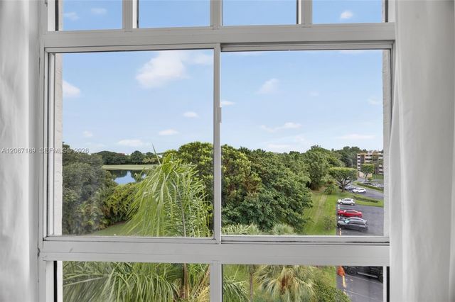 9755 NW 52nd Street 509, Doral, FL 33178