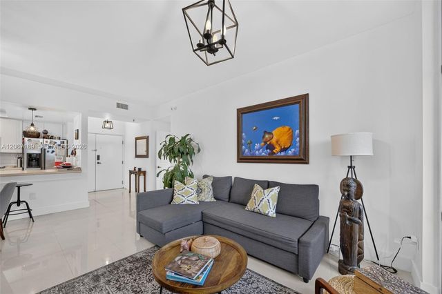 9755 NW 52nd Street 509, Doral, FL 33178