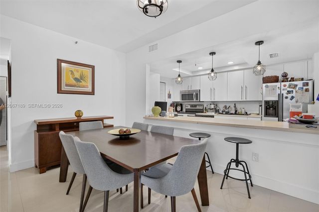 9755 NW 52nd Street 509, Doral, FL 33178